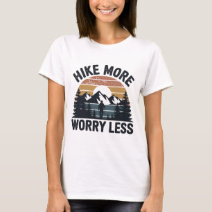 Meer wandelen, minder zorgen – Retro Sunset Hiking T-shirt