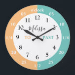 Meer weten over het tijdstip? | Gepersonaliseerd | Grote Klok<br><div class="desc">Leraren en ouders zullen van deze klok houden met gemakkelijk te lezen cijfers / getallen! De uren en minuten en duidelijk gemarkeerd, met de uren in het zwart, en de minuten in het wit en in het verleden. Deze klok wordt weergegeven in drie stijlen, een rondmiddelgroot (8 inch), een groot...</div>