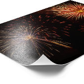 Meerdere barsten van vuurwerk tegen zwart foto afdruk (Hoek)