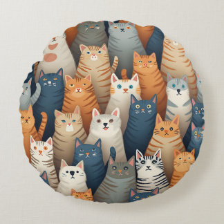 Meerdere kattenkussens rond kussen