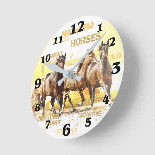 Meerhuispaarden met ronde muur ronde klok (Hoek)