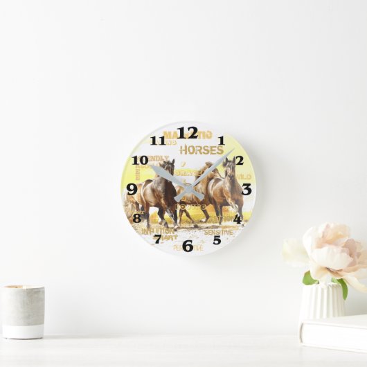 Meerhuispaarden met ronde muur ronde klok (Huis)