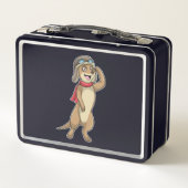 Meerkat als piloot met pet van piloot (Achterkant)