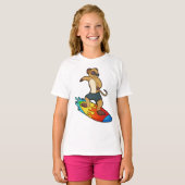 Meerkat als surfer met surfboard t-shirt (Voorkant volledig)