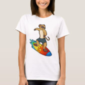 Meerkat als surfer met surfboard t-shirt (Voorkant)