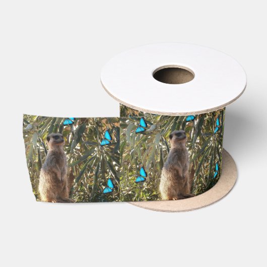 Meerkat en blauwe vlinders, satijnen lint (Spoel)