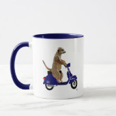 Meerkat op Donkere Blauwe Moped Mok (Links)