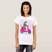 Meerkat op roze brommer 2 t-shirt (Voorkant volledig)