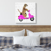 Meerkat op roze brommer canvas afdruk (Insitu (Slaapkamer))