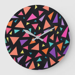 Meerkleurig driehoekig geometrisch patroon grote klok