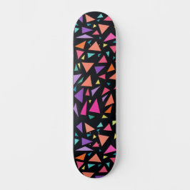 Meerkleurig driehoekig geometrisch patroon persoonlijk skateboard