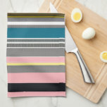 Meerkleurig striped patroon theedoek<br><div class="desc">Deze moderne gepatterde keukenhanddoek is voorzien van een schoon, meerkleurig, gestreept patroon in grijze roze gele tinten blauwgroen met zwarte en witte accenten. Deze handdoek zal een stijlvolle moderne toevoeging maken aan je keukenhanddoek collectie, thuiscadeau voor de nieuwsleden of nieuwe huiseigenaars in je leven, of een simpel modern keukencadeau voor...</div>