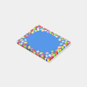 Meerkleurige ballonnen op sky blue post-it® notes (Schuin)