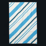 Meerkleurige blauwe strepen op witte achtergrond theedoek<br><div class="desc">Grote blauwe strepen op een witte schotel handdoek. Een mooie aanvulling op uw dagelijkse keuken of om in een keuken geïnspireerde geschenkmand voor Chanoeka op te nemen. Een mooie handdoek die hard voor je zal werken in de keuken als keukenhanddoek of als decoratief stuk.</div>