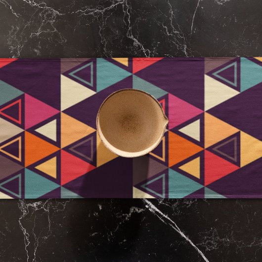 Meerkleurige driehoek vormen snijplank lange tafelloper