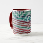 Meerkleurige gehaakte lampjes en wit mok (Voorkant links)