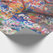 Meerkleurige graffiti op betonwand cadeaupapier (Hoek)