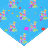 Meerkleurige Happy Birthday-afbeelding op blauw Tafelkleed (Gekanteld)