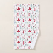 Meerkleurige kerstbomen op een wit bad handdoek (Handdoek)