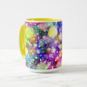 Meerkleurige mok van twee tonnen koffie. (Voorkant links)