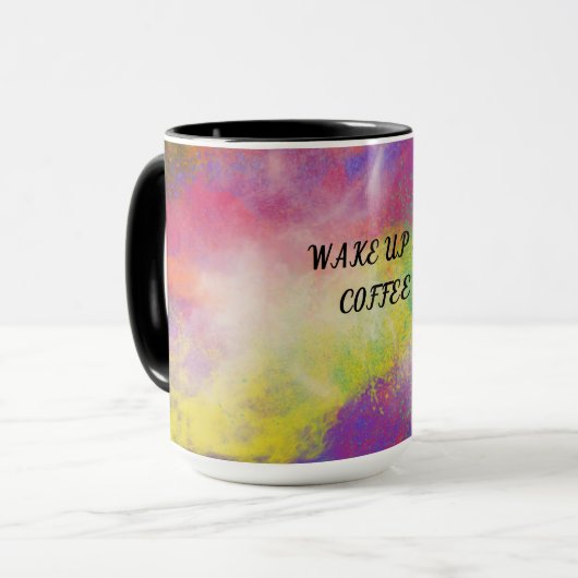 Meerkleurige mok van twee tonnen koffie. (Voorkant links)