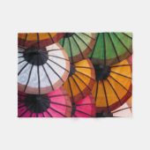 Meerkleurige paraplu's: Luang Prabang-markt Fleece Deken (Voorkant (Horizontaal))