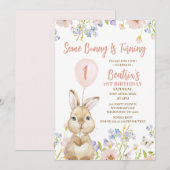 Meerkleurige Wildflower Enkele Bunny 1e Verjaardag Kaart (Voorkant / Achterkant)