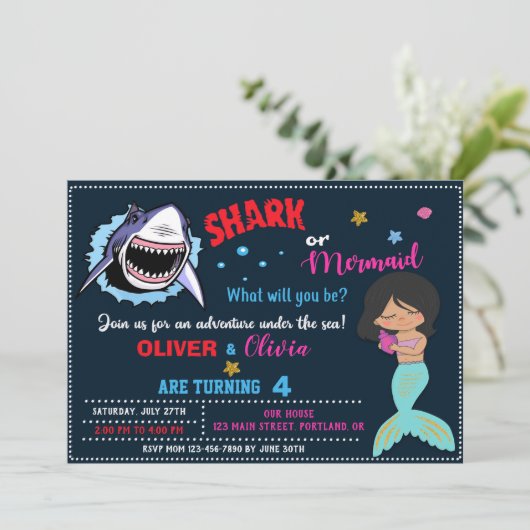 Meermaid of haaienverjaardagsuitnodiging Shark-aan Kaart (Staand voorkant)