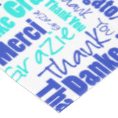 Meertalige blauwe turquoise dank u typografie tafelkleed (Gekanteld)