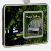 Meester Gardener in de groenheden van de natuur Verzilverd Omlijst Ornament (Rechts)