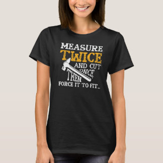 Meet tweemaal en knip vervolgens één keer om het o t-shirt