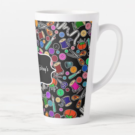 Meet tweemaal gesneden eenmaal naaibenodigdheden o latte mok (Rechts)