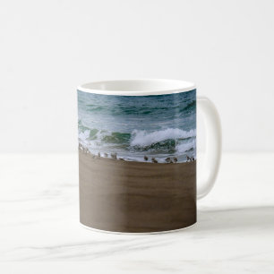 Meeuwen op het strand koffiemok