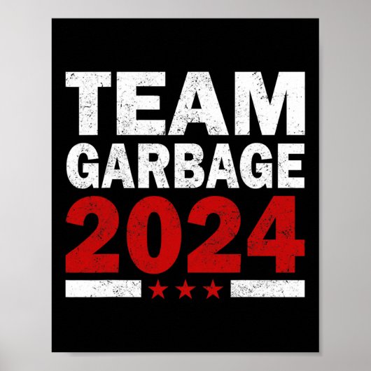 Mega Garbage Trots op Trump-aanhanger Poster (Voorkant)
