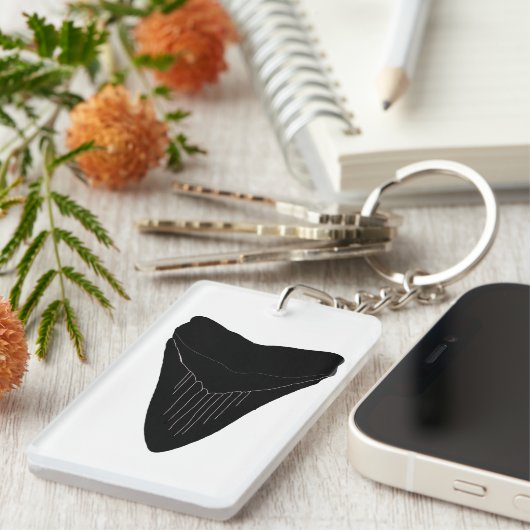 Megalodon Shark Tooth Sleutelhanger (Voorkant Rechts)