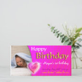 Megan Adoirable Heart Birthday Foto Uitnodiging (Staand voorkant)