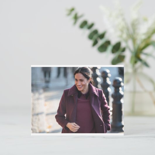 Meghan Markle Paars Briefkaart (Staand voorkant)