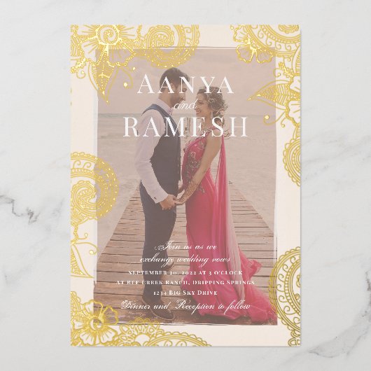 Mehndi Photo Wedding Invitation Real Gold Folie Uitnodiging (Voorkant)