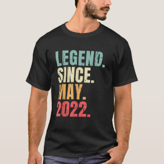 Mei Verjaardag 2022 Legende Sinds 2022 Retro T-shirt
