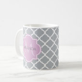 Meisgrijze Quatrefoil Lavender Monogram en naam Koffiemok (Voorkant links)