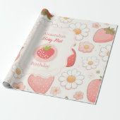 Meisje aardbei bessen eerste 1e verjaardag feest cadeaupapier (Uitgerold)