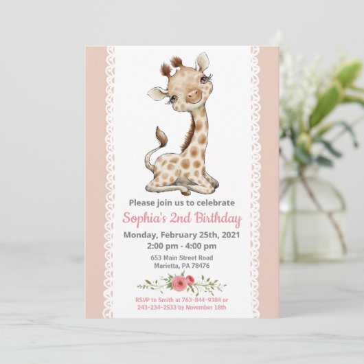 Meisje Baby Giraffe Verjaardagsfeestuitnodiging Kaart (Staand voorkant)