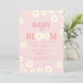 Meisje Baby in Bloom Daisy Bloemen Roze Baby showe Kaart (Staand voorkant)