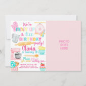 Meisje bakken / foto's bakken op verjaardagsuitnod kaart (Voorkant)