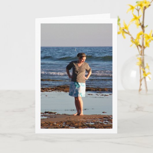 Meisje Barvoets op Strand Kaart (Gele Bloem)