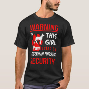 Meisje beschermd door Doberman Pinscher Dog T-shirt