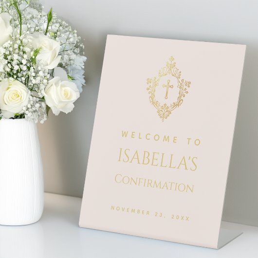 Meisje Bevestiging Elegant Roze Gouden Kruis in Kr Reclamebord Met Voetstuk