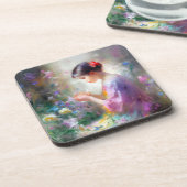 Meisje bewondering van een bloem in haar handen bier onderzetter (Linkerzijde)