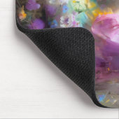 Meisje bewondering van een bloem in haar handen muismat (Hoek)