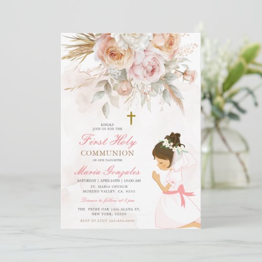 Meisje biddend Eerste Heilige Communie Roze Bloeme Kaart (Staand voorkant)